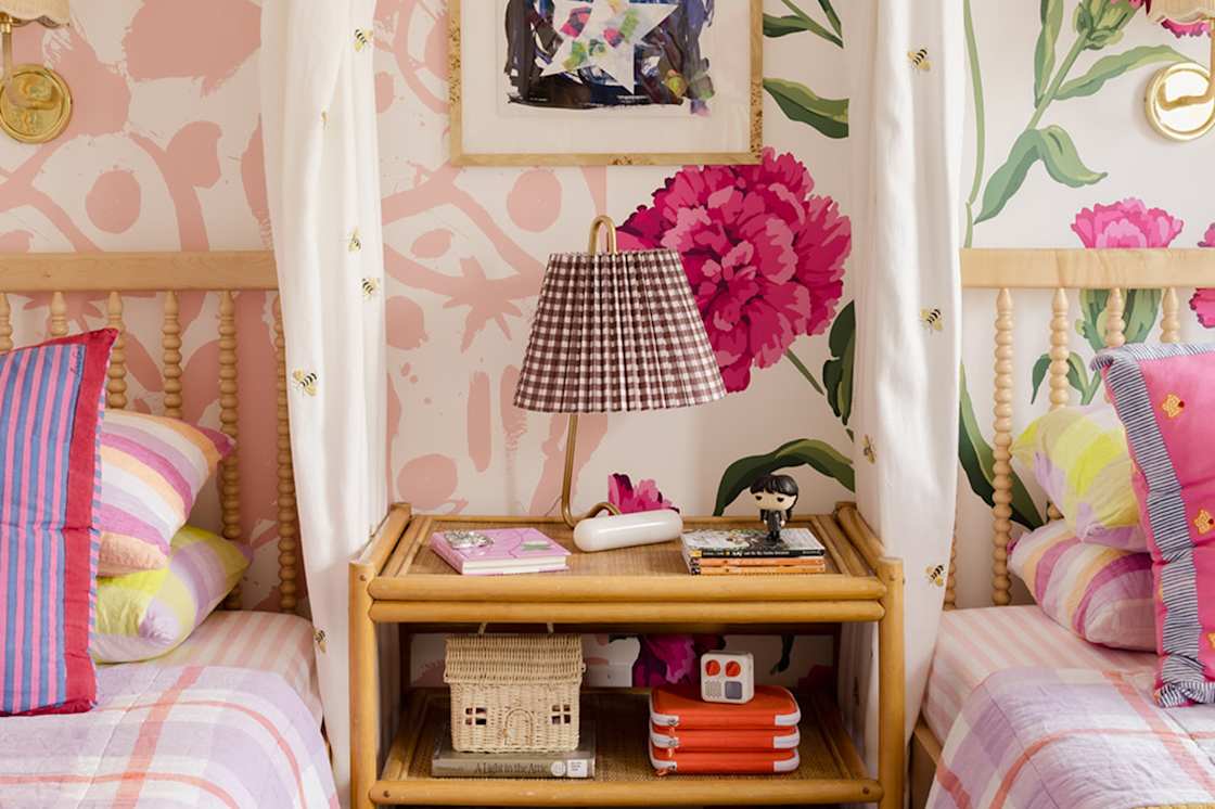 When One Kid Couldn't Decide Between Wallpapers, They Hung *Both* in Their Bedroom Side by Side