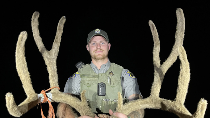 Hunter Chases Giant Mule Deer for Three Years Before Poacher Shoots it Out From Under Him