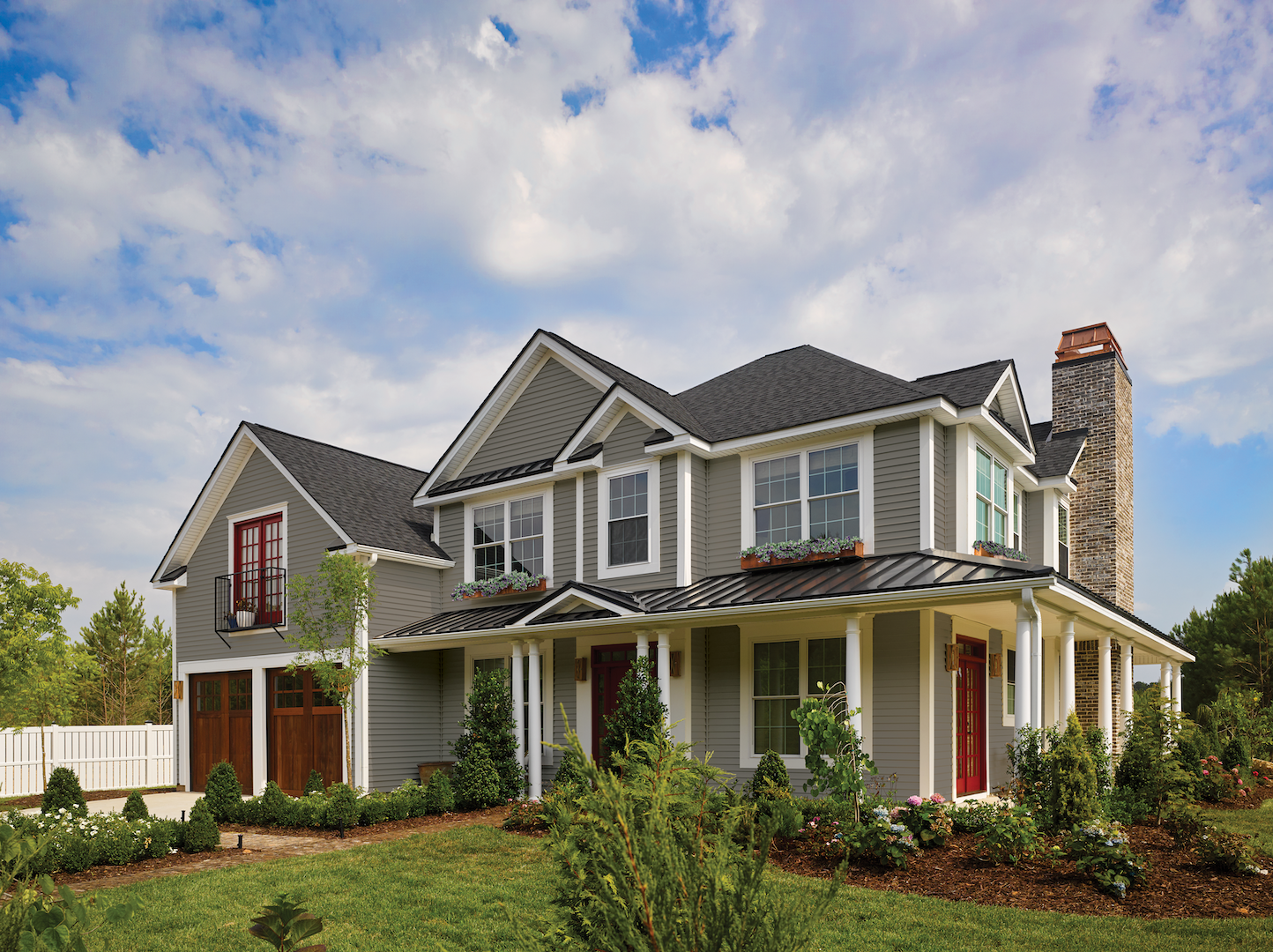 Make Your Home Uniquely You With High-Quality, Eye-Catching Curb Appeal