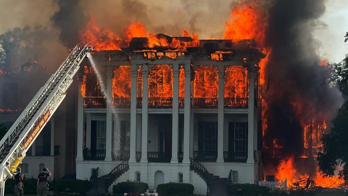 Nottoway Plantation burning