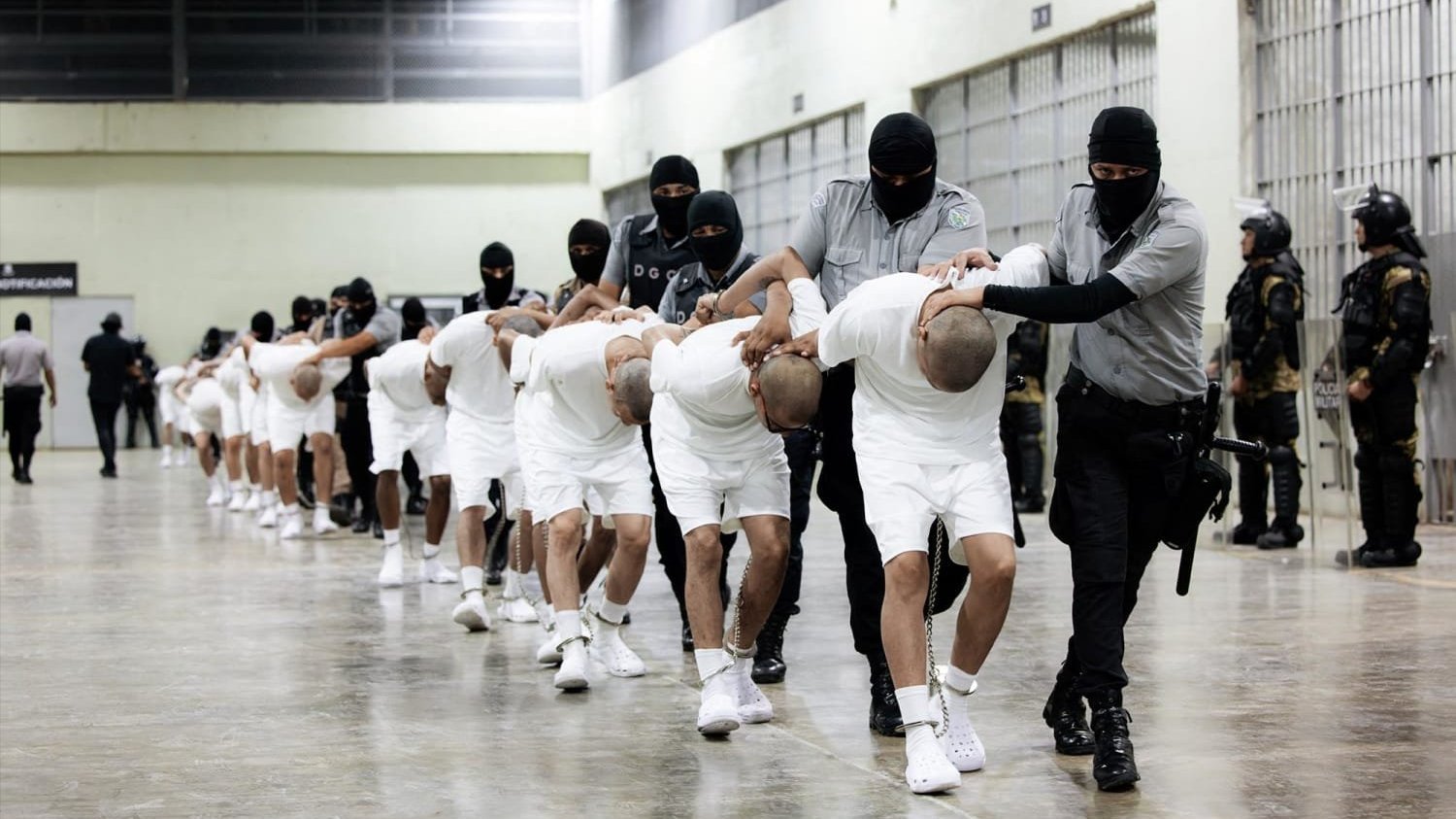 A photo of prisoners in El Salvador