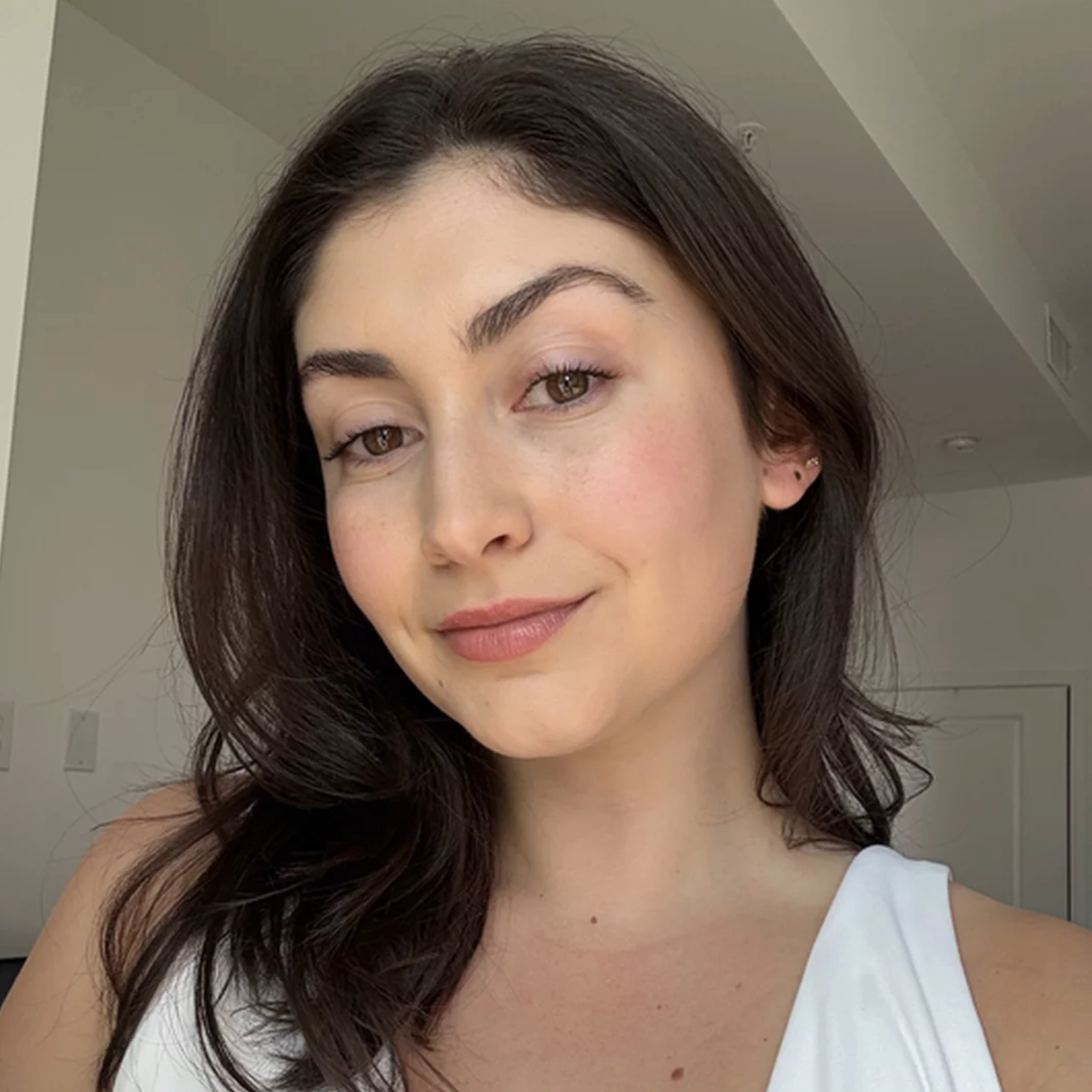 Refy Glow and Sculpt Face Serum Primer