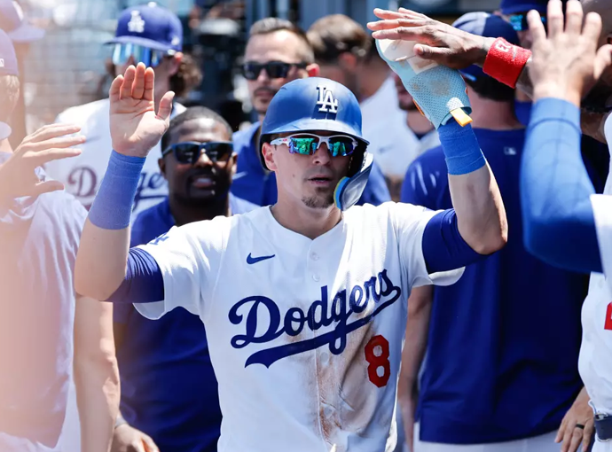 He’s back: Fan favorite Kiké Hernández agrees to one-year deal with Dodgers