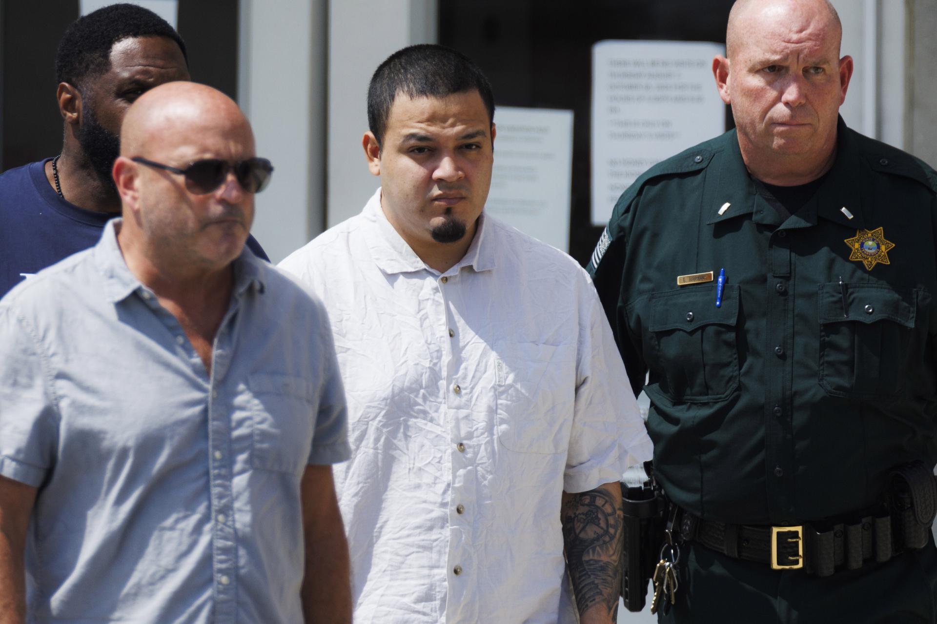 Kilmar Abrego Garcia, center, leaves the Putnam County Jail in Cookeville, Tenn., on Friday. (AP Photo/Brett Carlsen)