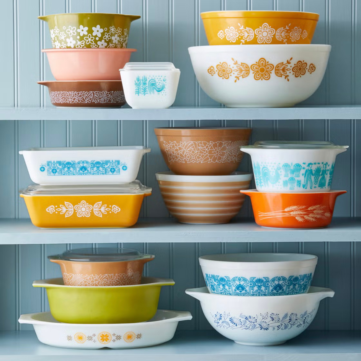 antique pyrex bowls
