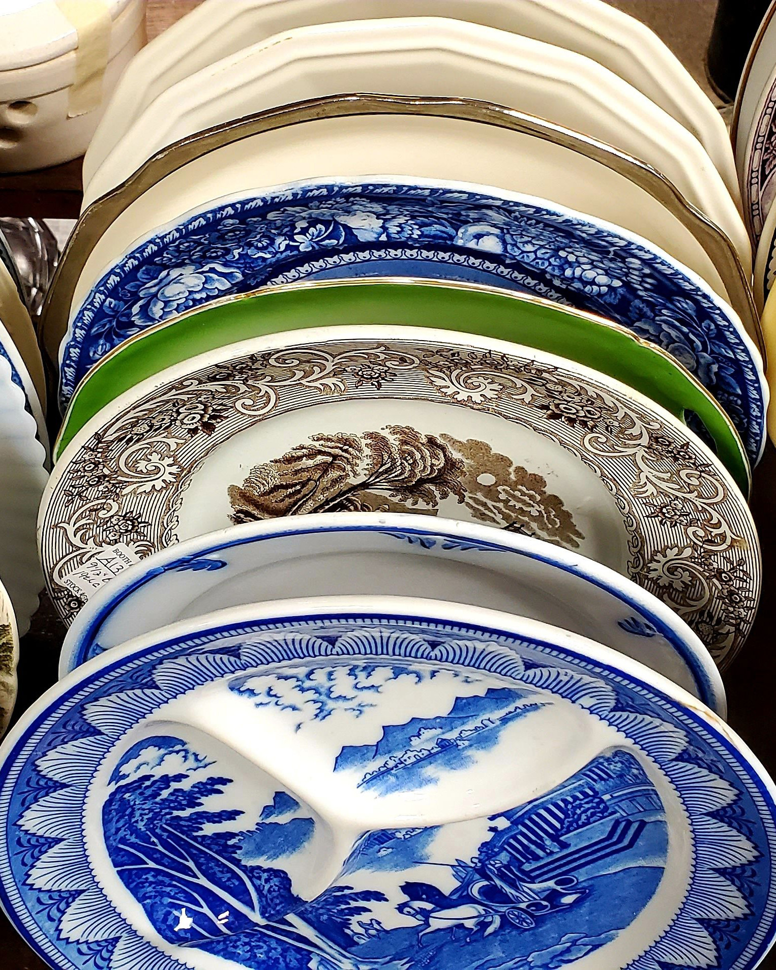 pretty vintage dishes