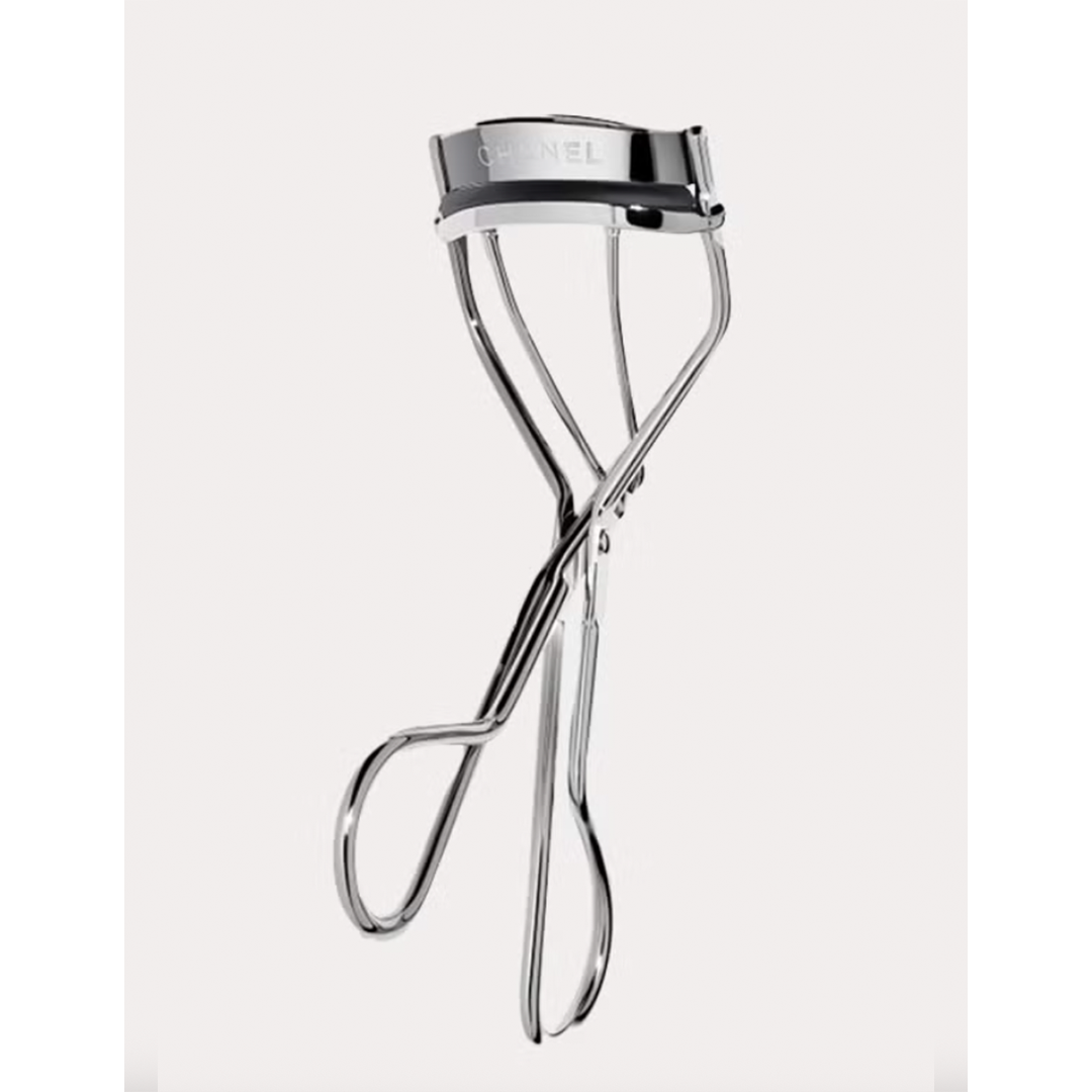 chanel eyelash curler