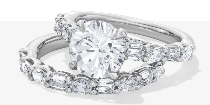 Example of an engagement and wedding ring