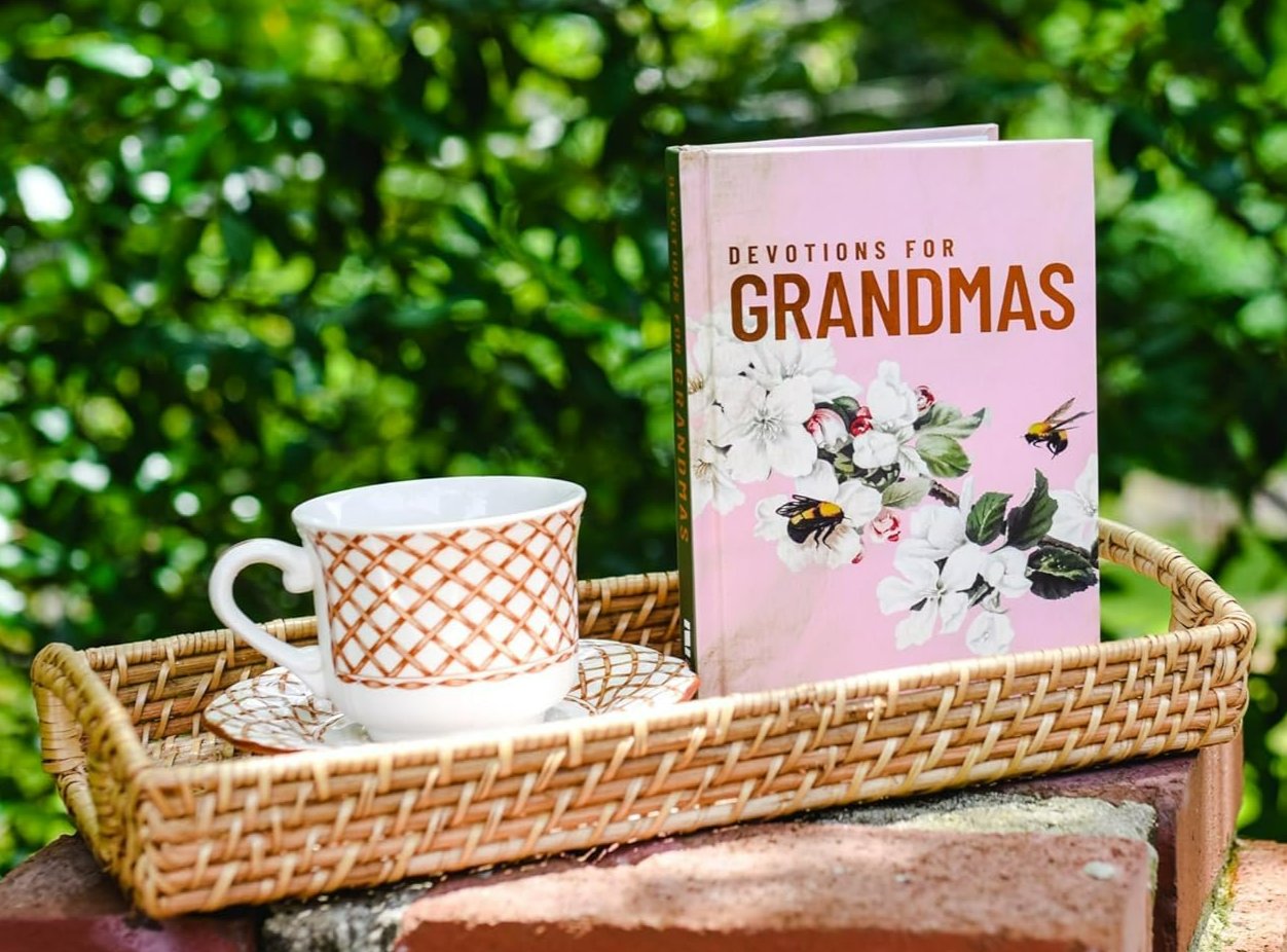 Devotions for Grandmas: A 40-Day Bible Devotional to Encourage and Inspire Grandmothers