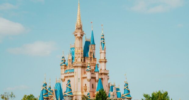 https://www.disneydining.com/new-disney-abolishes-certain-passholder-reservations-at-walt-disney-world-resort-em1/