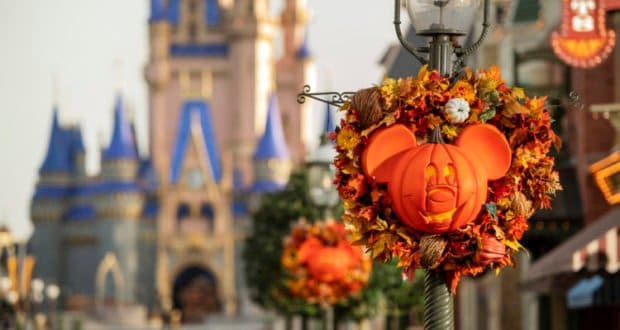 https://www.disneydining.com/ready-to-create-your-own-mickey-pumpkin-wreath-heres-how-js1/