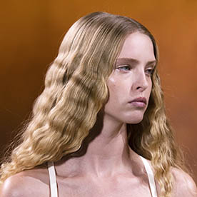 A model with wavy hair