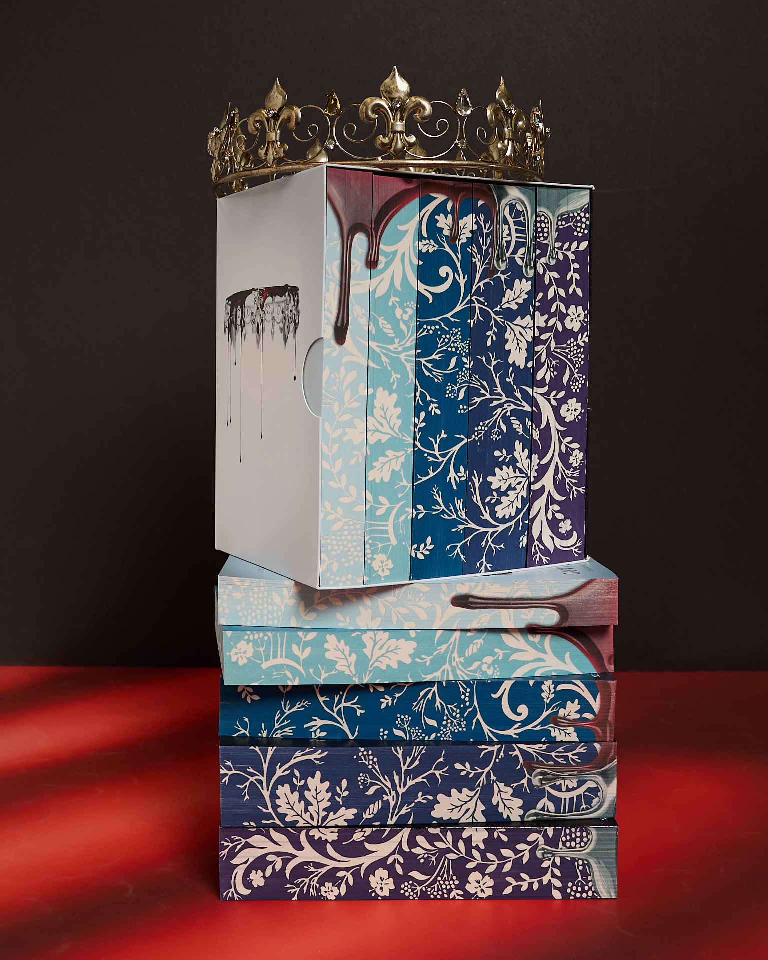 Red Queen 10th Anniversary 5-Book Box Set