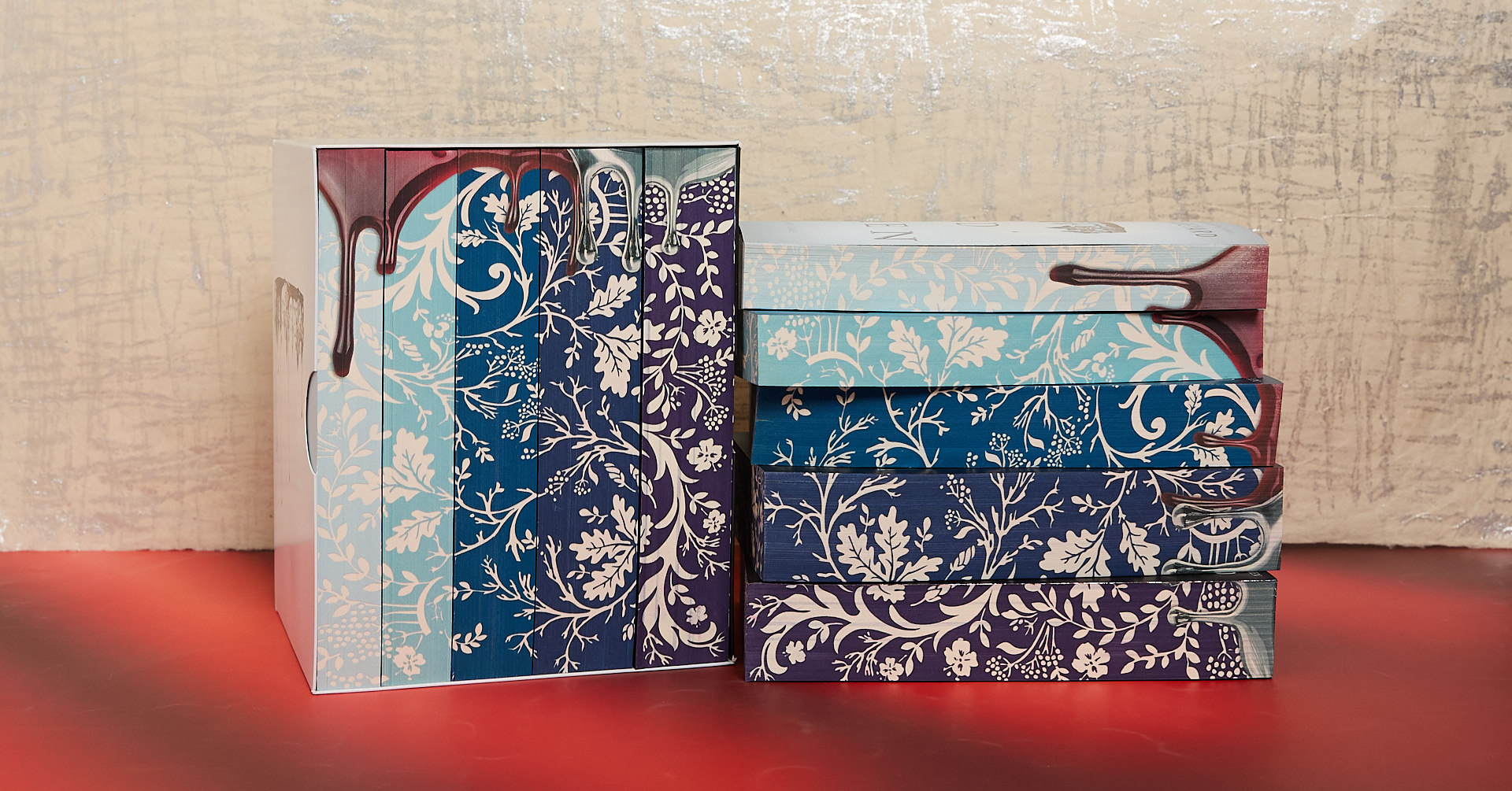 Red Queen 10th Anniversary 5-Book Box Set