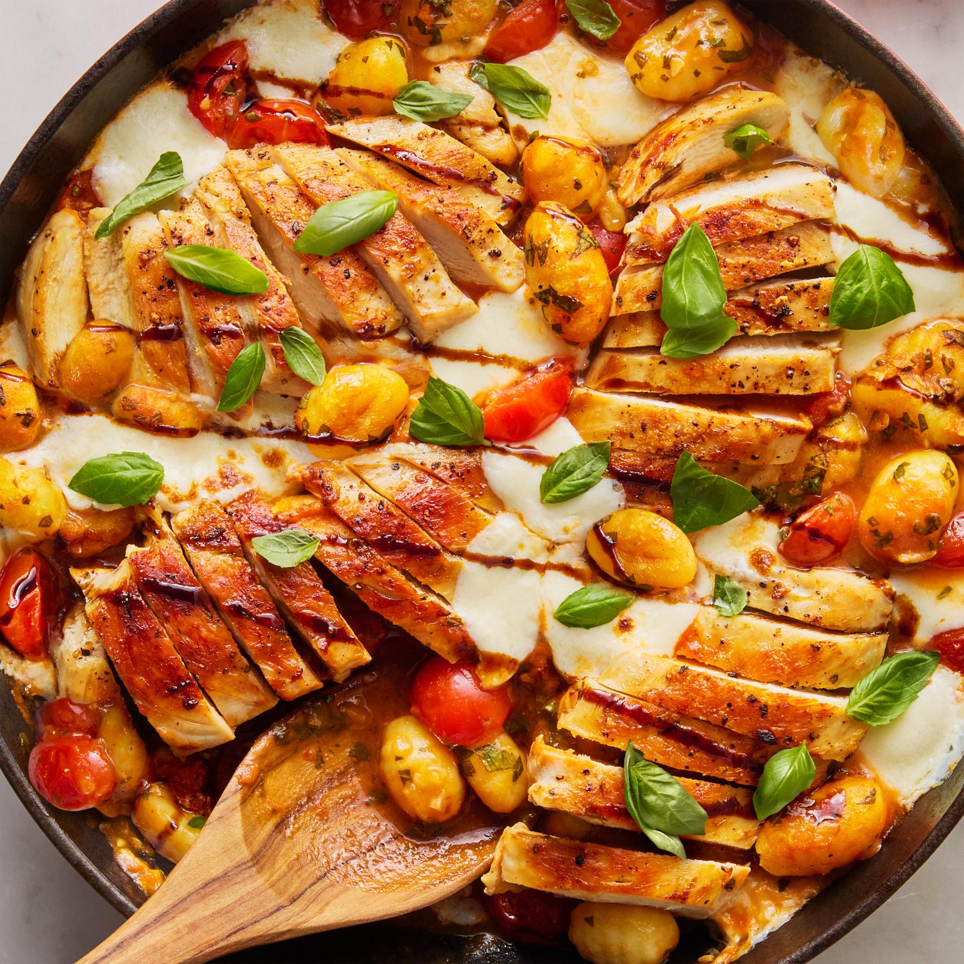 Caprese Chicken Gnocchi Skillet Caprese Chicken Gnocchi Skillet