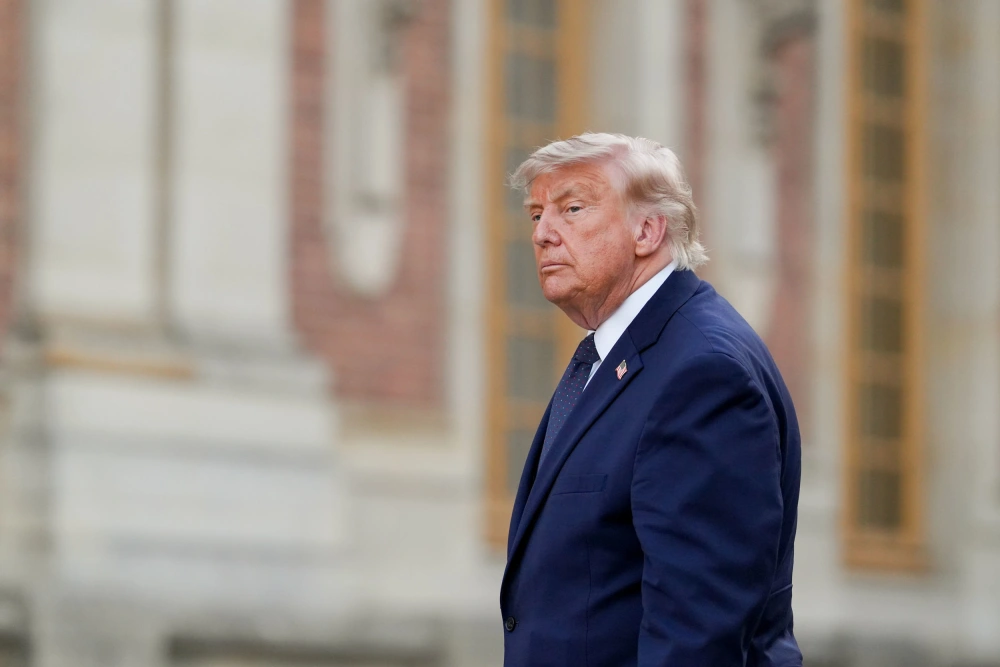 Trump sows confusion on Iran war, bouncing from threats to negotiation and back again