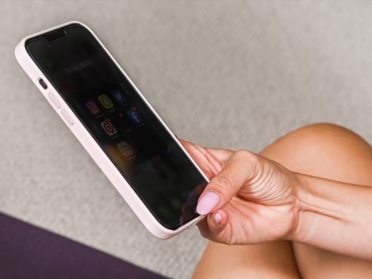 privacy screen on phone