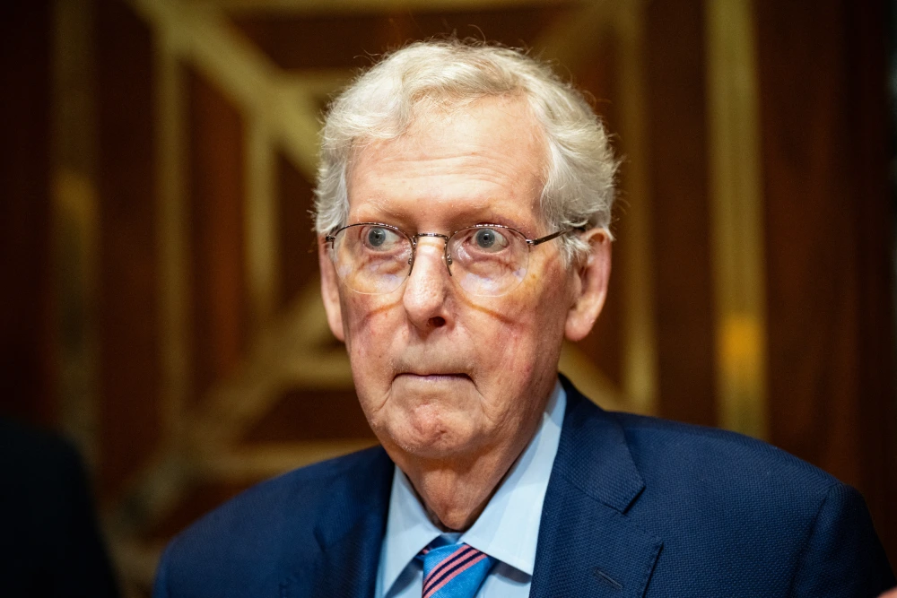 Conspiracy theories about Sen. McConnell’s health spread after his office posts hospital photo