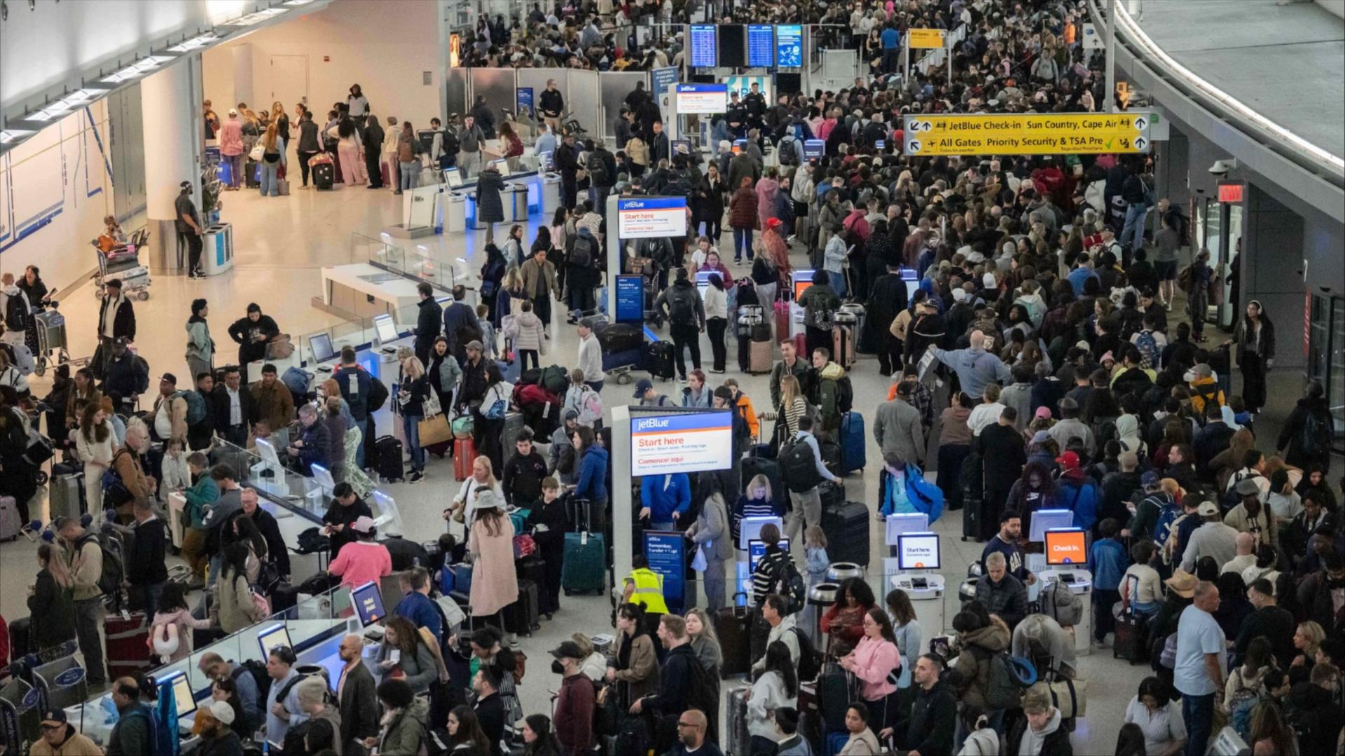 TSA gridlock at New York’s John F. Kennedy International Airport