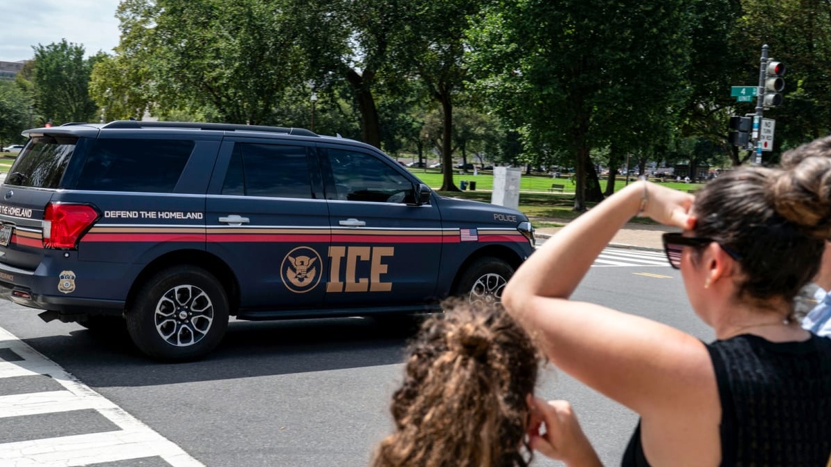  Pedestrians and a ICE vehicle 