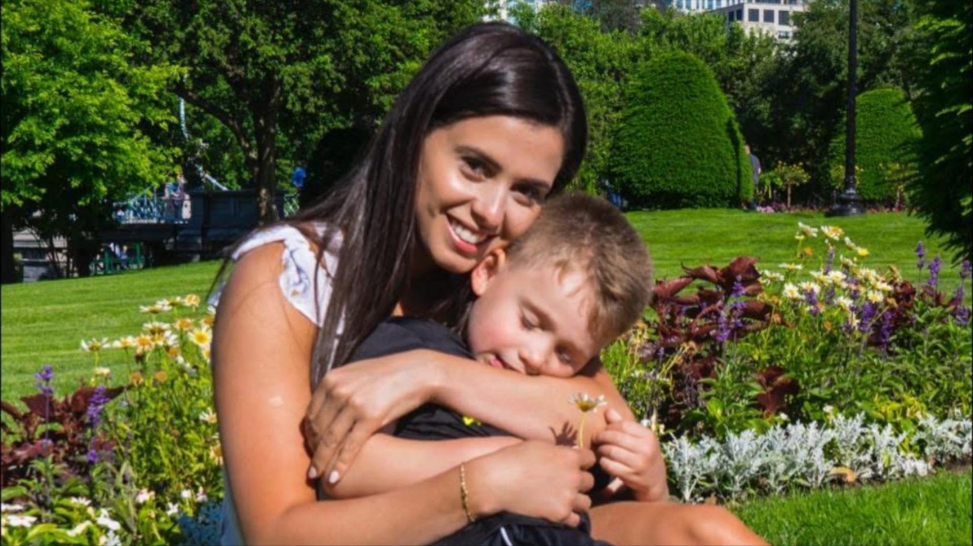 Bruna Ferreira with son