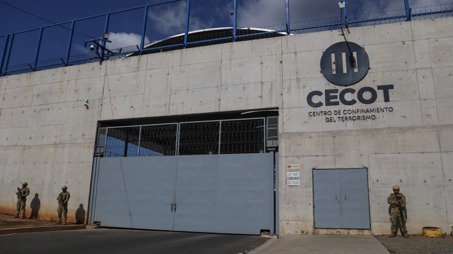 CECOT prison