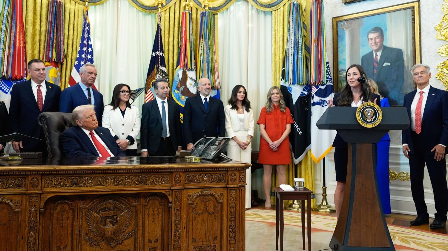 Trump in Oval Office