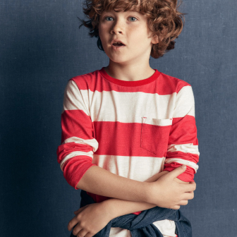A classic long-sleeve tee that’ll look great on the first day…
