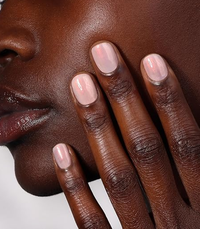 Illuminating Nail Concealer