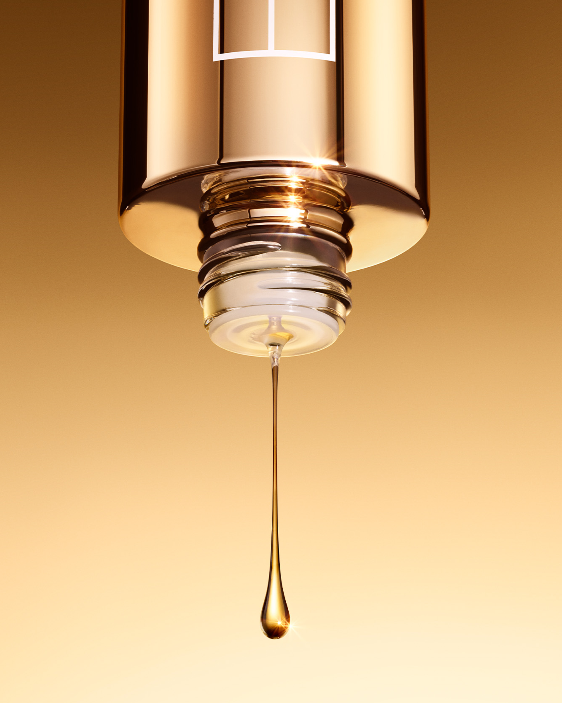 A water-like Essence that revitalizes skin…
