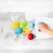 Bath toy storage that minimizes mold…