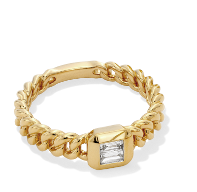 Yellow gold curb chain ring featuring a bezel-set baguette diamond.