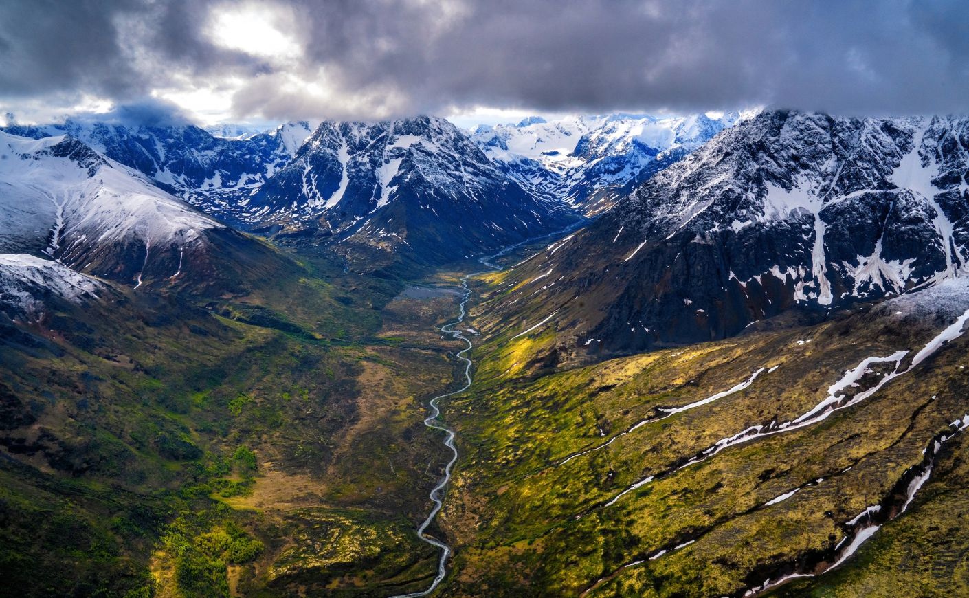 A picture of mountain. 
