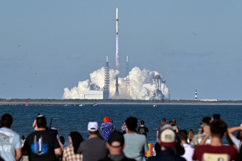 A Blue Origin New Glenn rocket carrying two satellites for NASA’s EscaPADE mission to orbit Mars, launches at the Cape Canaveral Space Force Station in Florida, November 13, 2025.