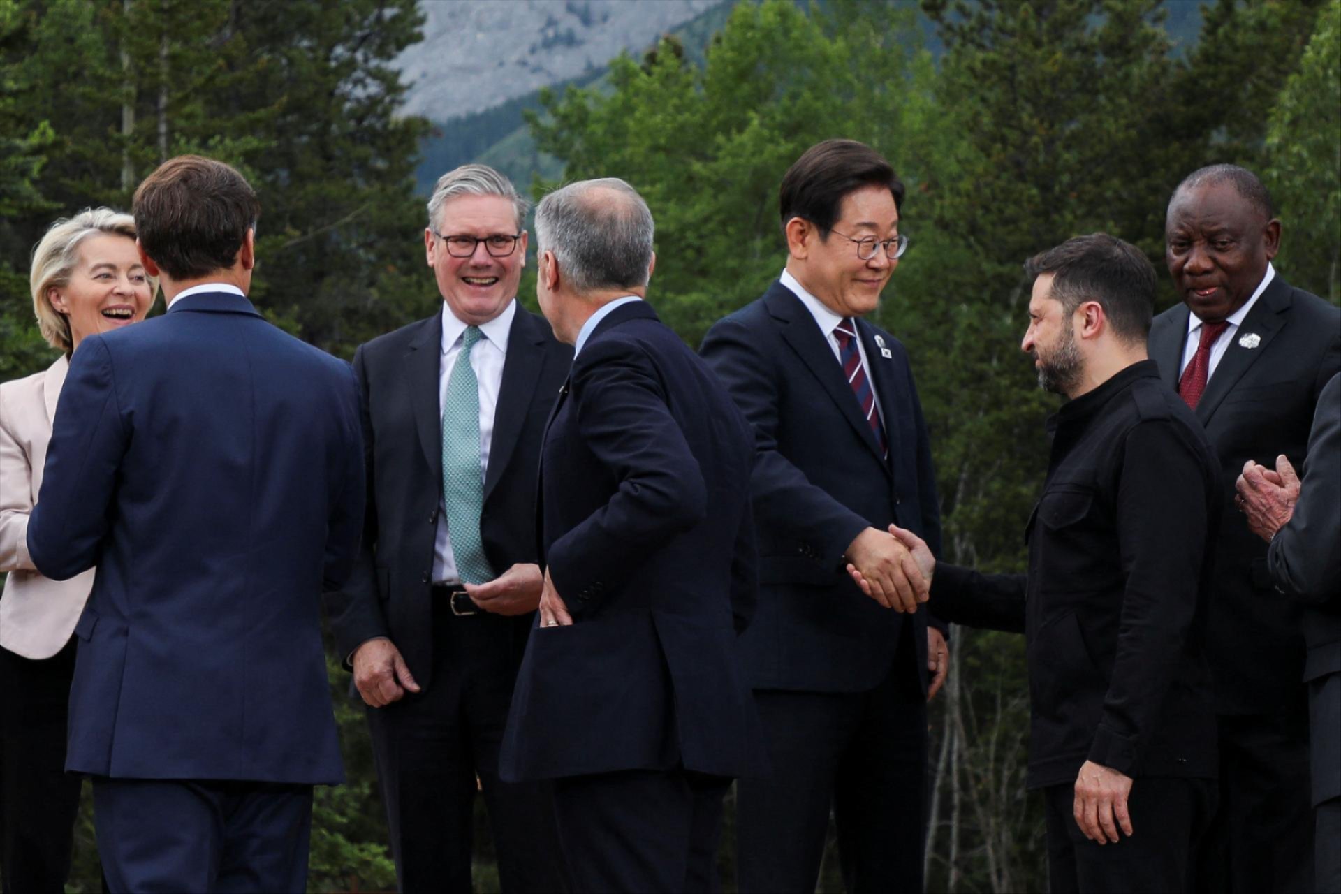 Leaders from the EU, Japan, Italy, France, Canada, the United States, UK, and Germany pose for a family photo during the G7 Summit, in Kananaskis, Alberta, Canada, on June 16. Suzanne Plunkett/Pool/Reuters