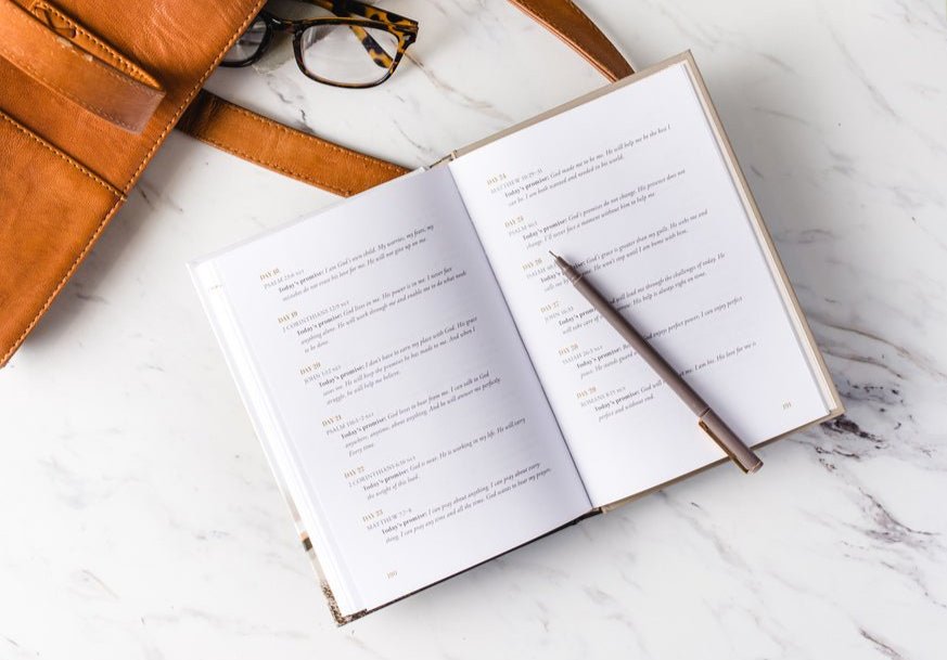 Calm Moments for Anxious Days 