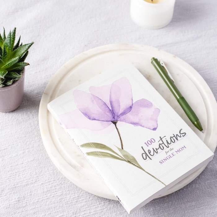 100 Devotions for the Single Mom