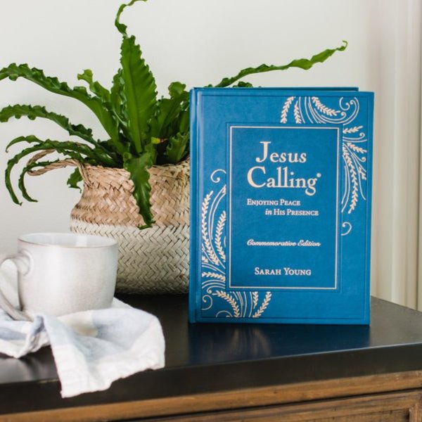 Jesus Calling, Commemorative Edition: Enjoying Peace in His Presence