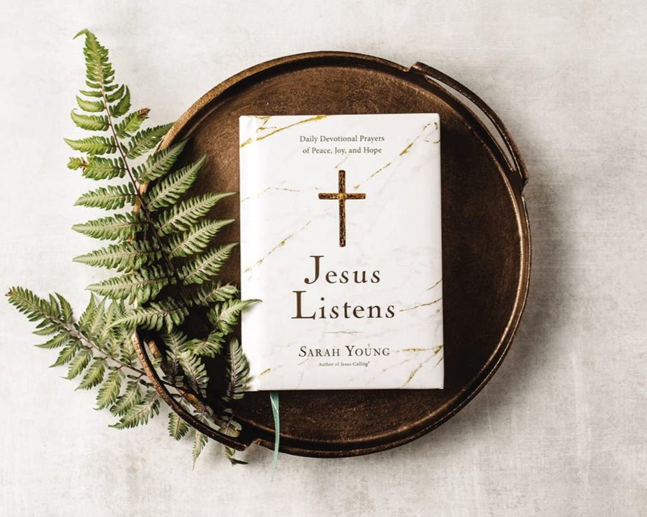Jesus Listens: Daily Devotional Prayers of Peace, Joy, and Hope (A 365-Day Prayer Book)