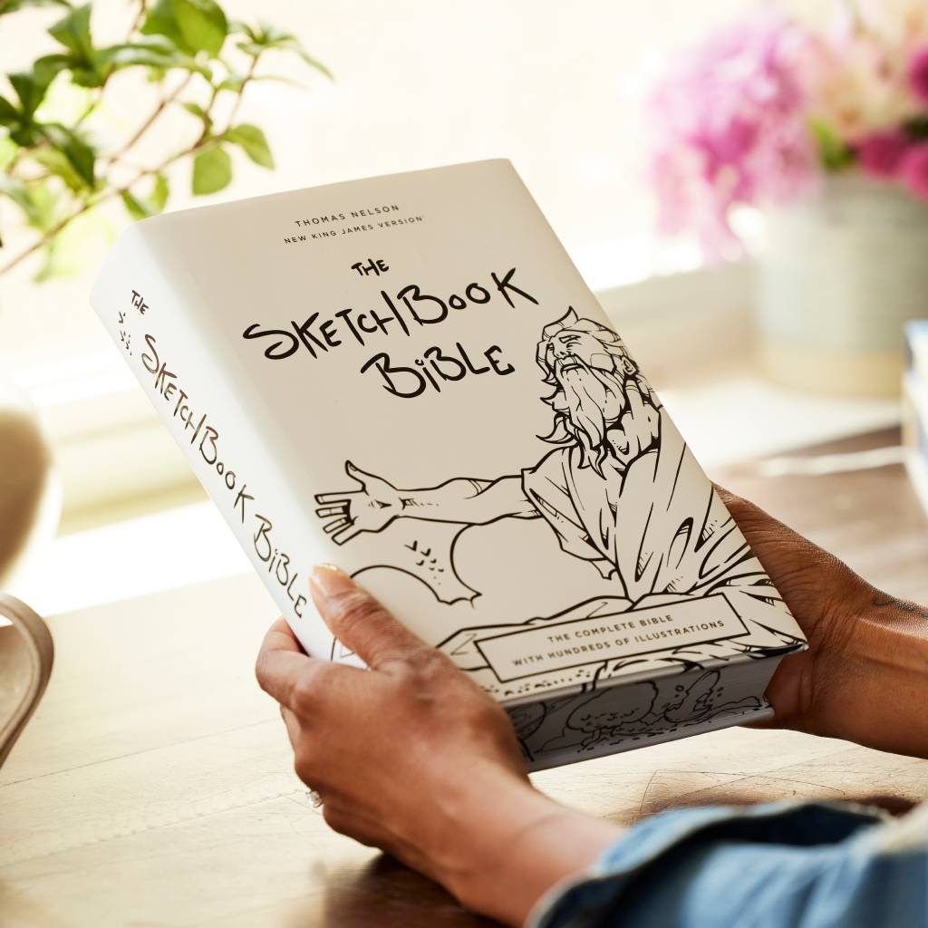 The Sketchbook Bible: The Complete Bible with Hundreds of Illustrations (NKJV, Red Letter, Comfort Print)