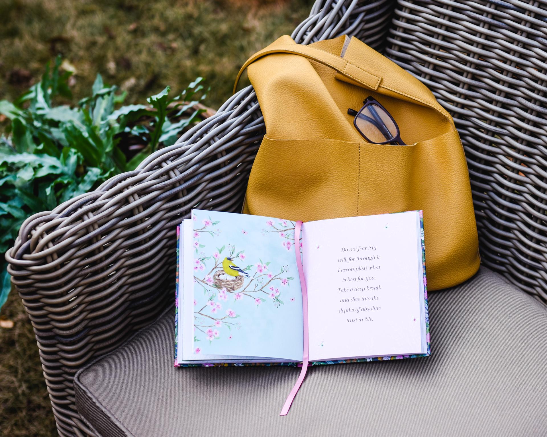 Jesus Listens for Moms, Padded Hardcover, with Full Scriptures