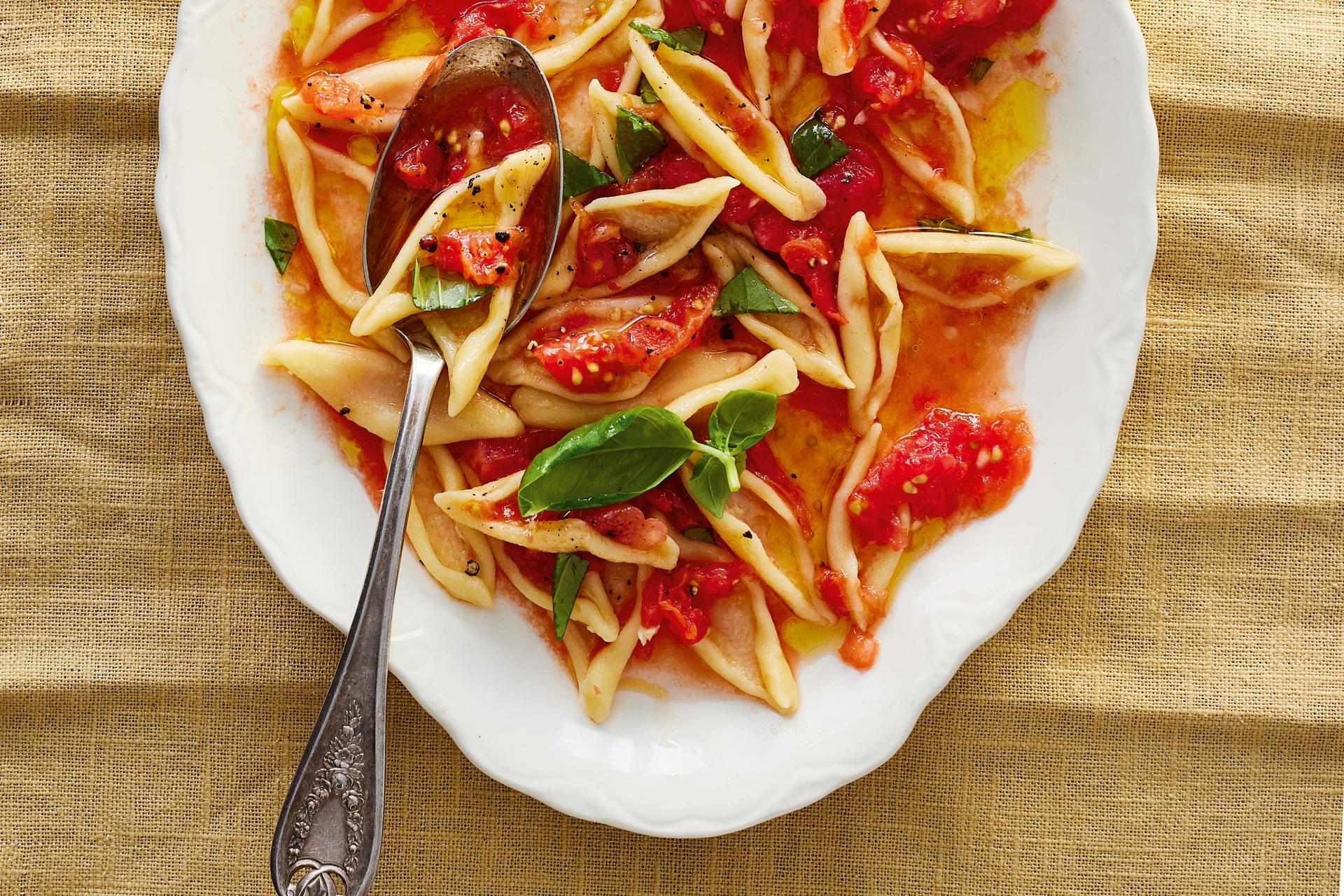 A no-cook tomato sauce from “Pasta Every Day” by Meryl Feinstein.