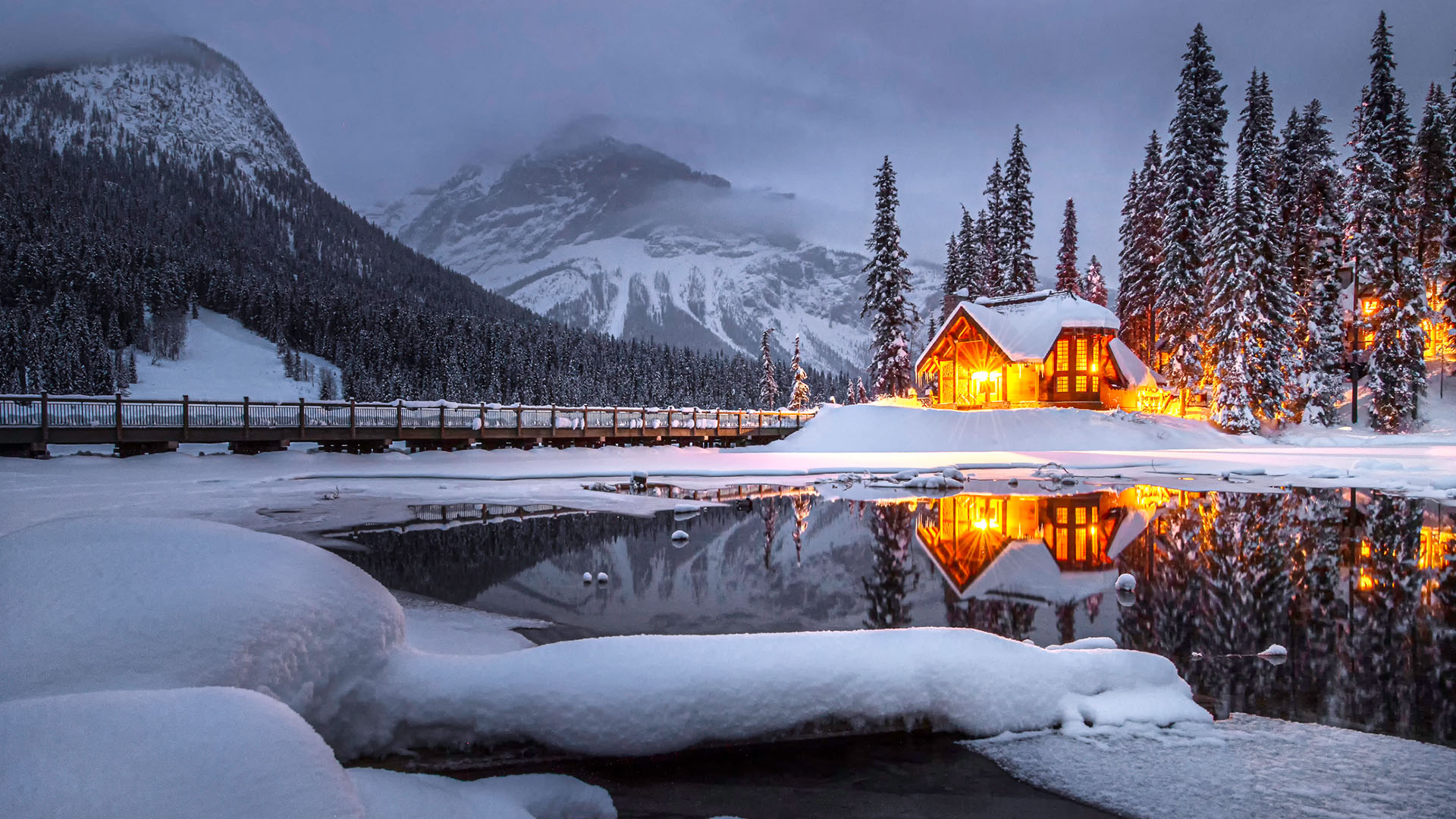 Nature image of snowy mountains