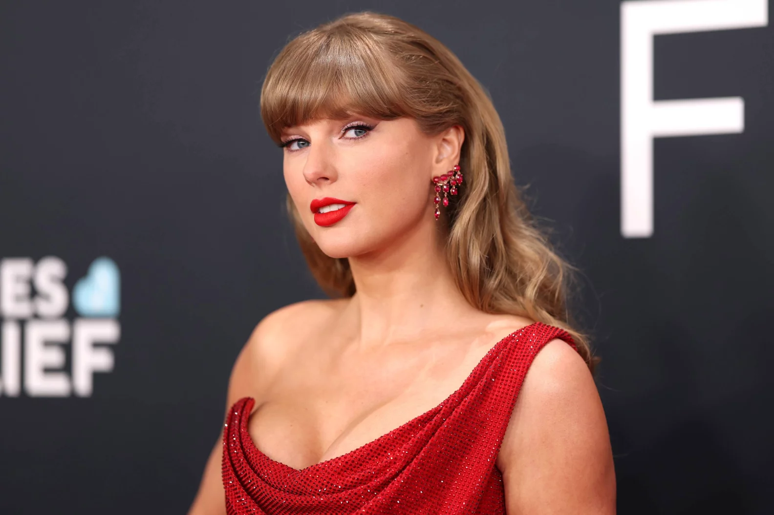 A photo of Taylor Swift