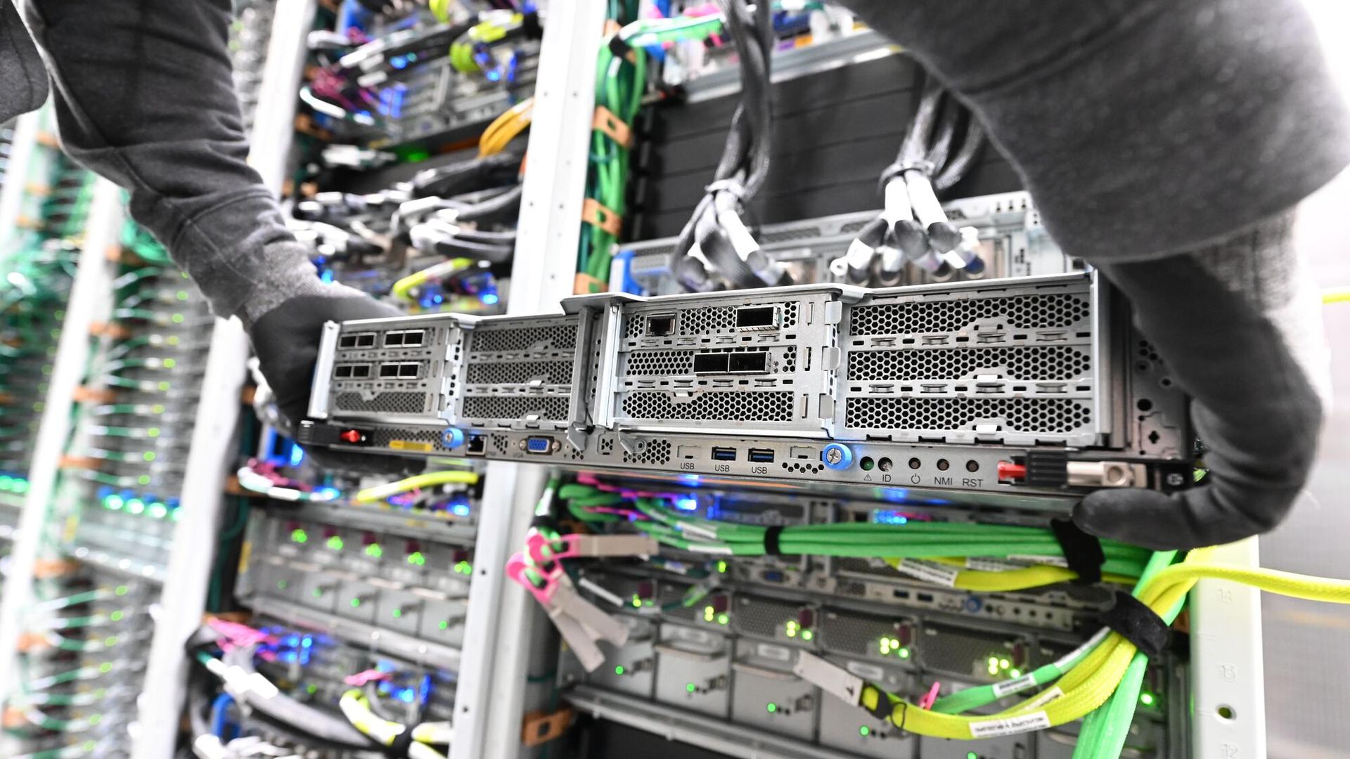 AWS Unveils Trainium3, Nova Forge, AI Factories