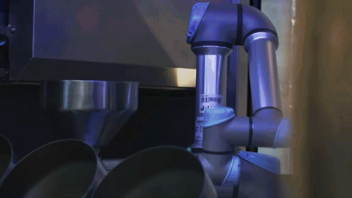 Robot Chef Serves 120 Meals Hourly