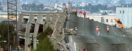 Damage to Interstate 880 in Oakland after it collapsed during the Loma Prieta earthquake Damage to Interstate 880 in Oakland after it collapsed during the Loma Prieta earthquake