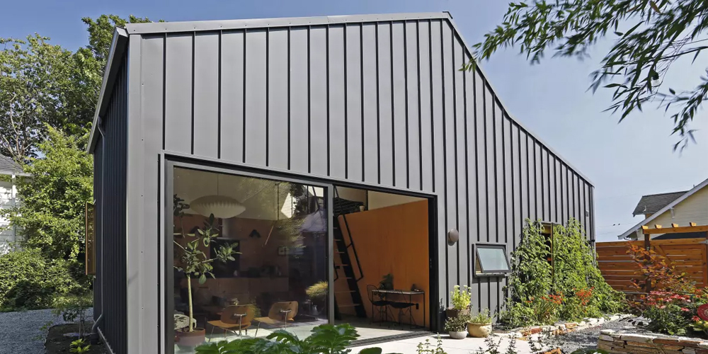 Photo of an accessory dwelling unit, a small home separate from a main house. 